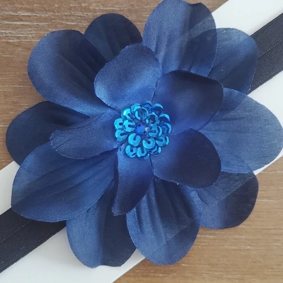 NWT Sequin Flower Headband - Picture 4 of 4